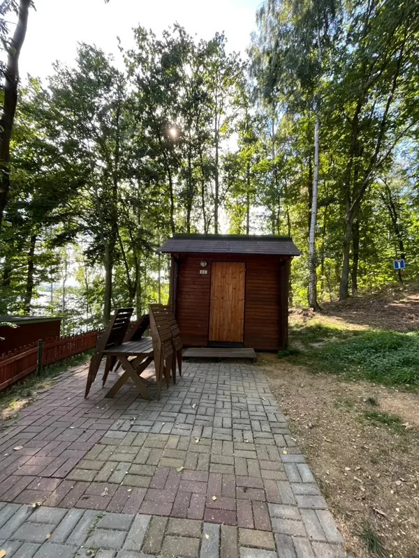 4-bed bungalow next to the water