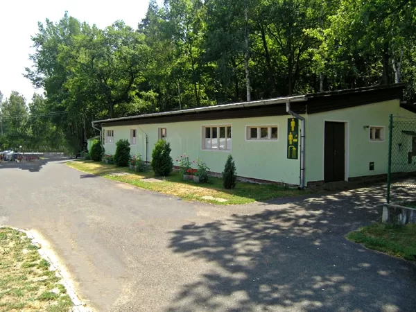 Sanitary facilities in the middle of the campsite